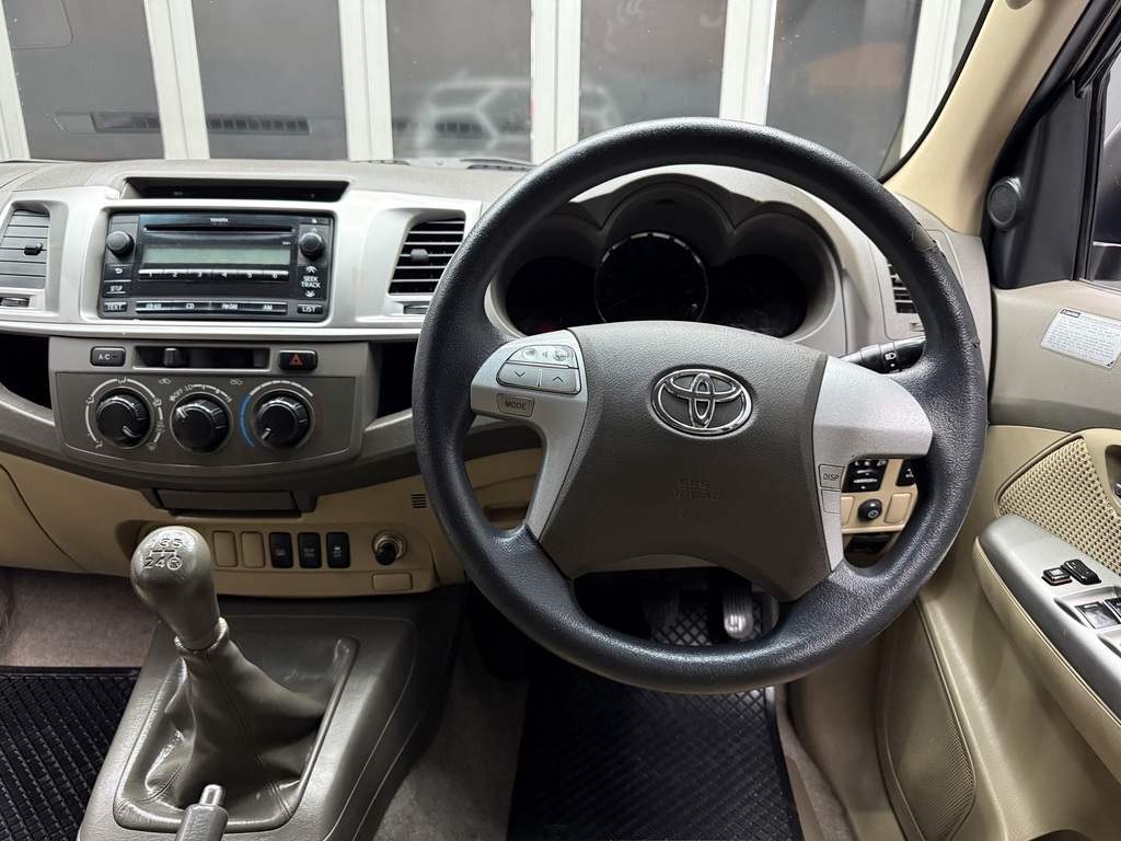 TOYOTA FORTUNER FORTUNER 2.5D-4D RB - 12