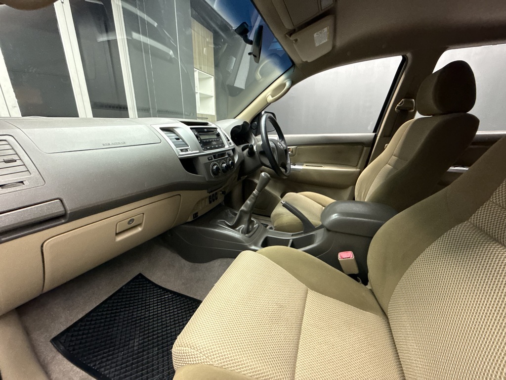 TOYOTA FORTUNER FORTUNER 2.5D-4D RB - 8
