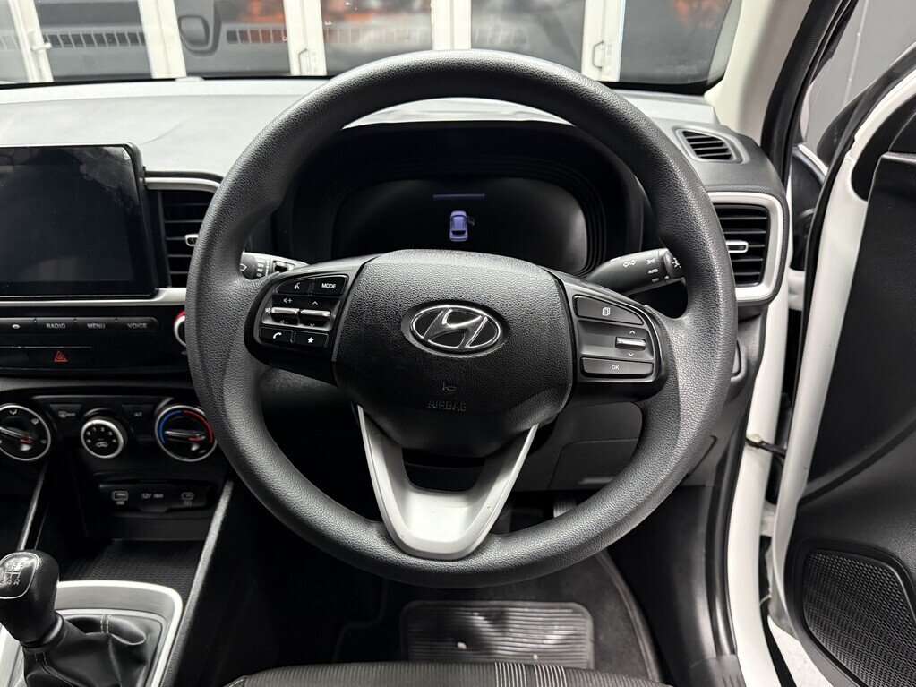HYUNDAI VENUE VENUE 1.2 MOTION/PREMIUM CARGO P/V - 11