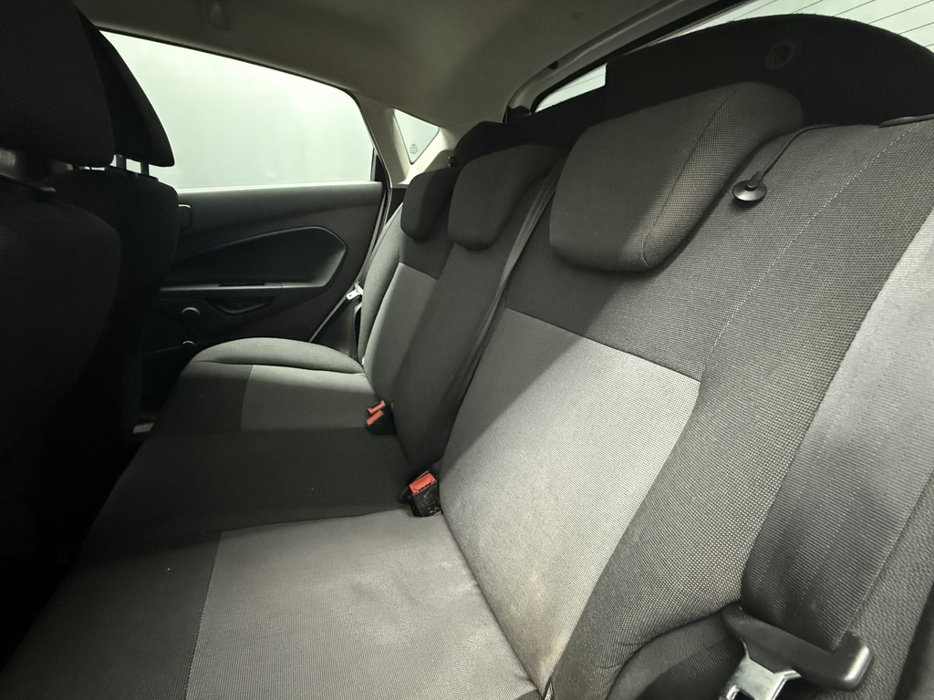 FORD FIESTA FIESTA 1.4 AMBIENTE 5 Dr - 10