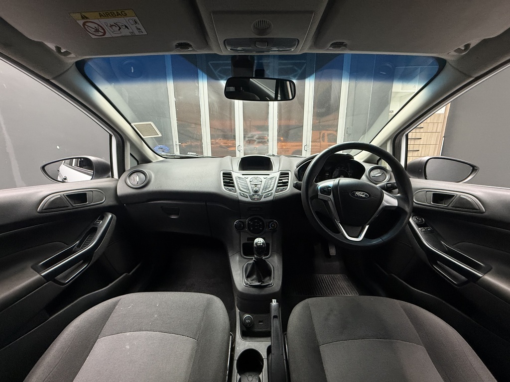 FORD FIESTA FIESTA 1.4 AMBIENTE 5 Dr - 11