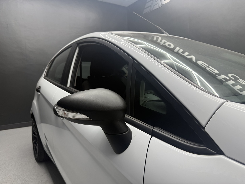 FORD FIESTA FIESTA 1.4 AMBIENTE 5 Dr - 17