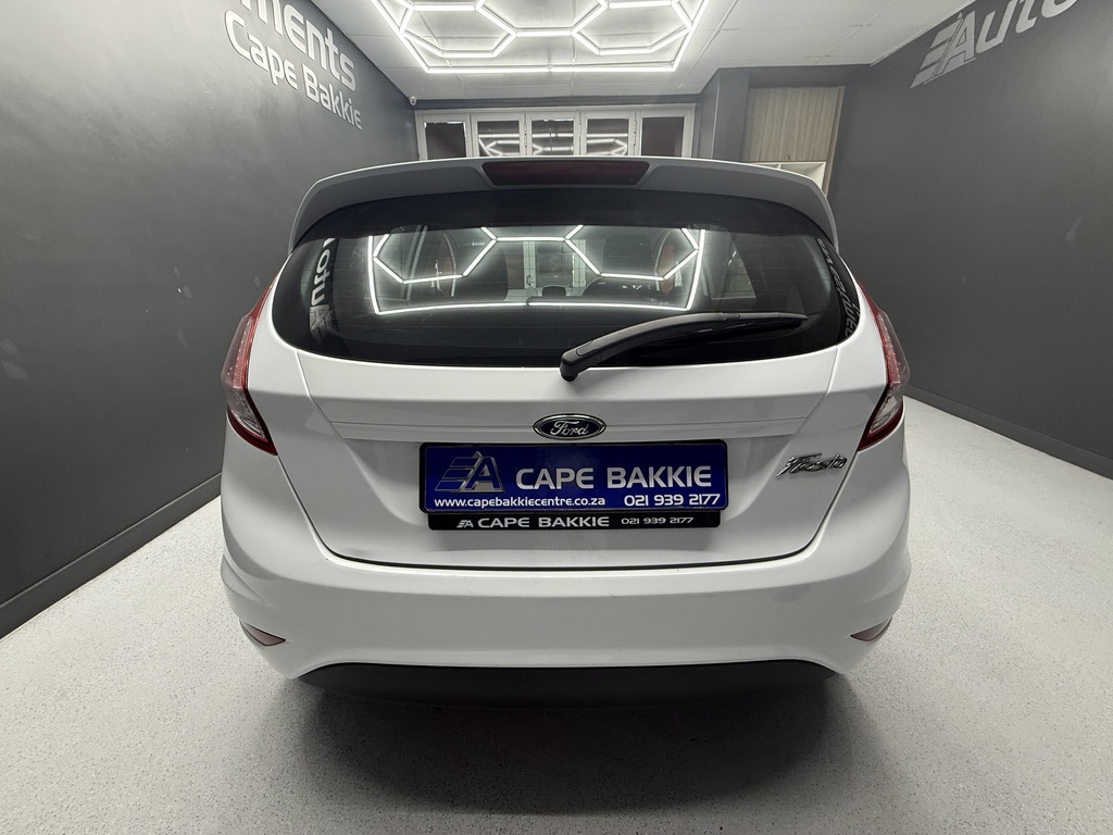 FORD FIESTA FIESTA 1.4 AMBIENTE 5 Dr - 4