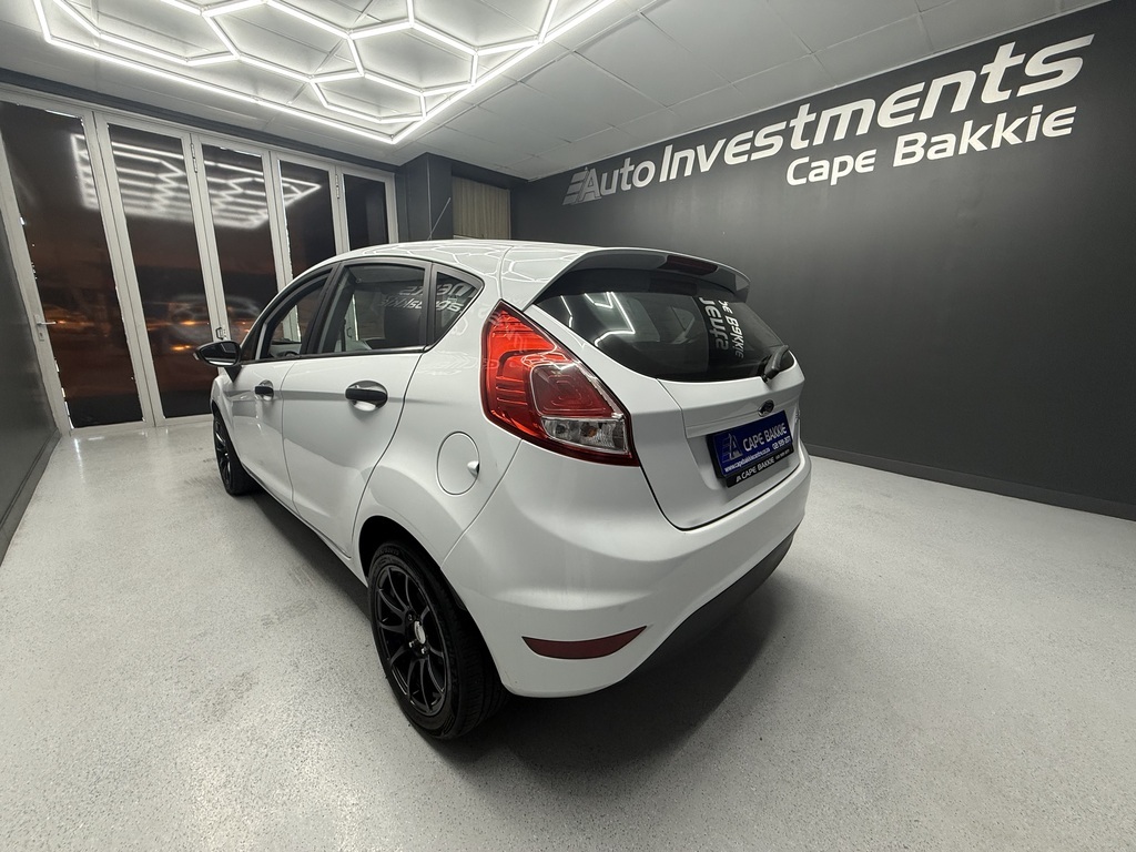 FORD FIESTA FIESTA 1.4 AMBIENTE 5 Dr - 5