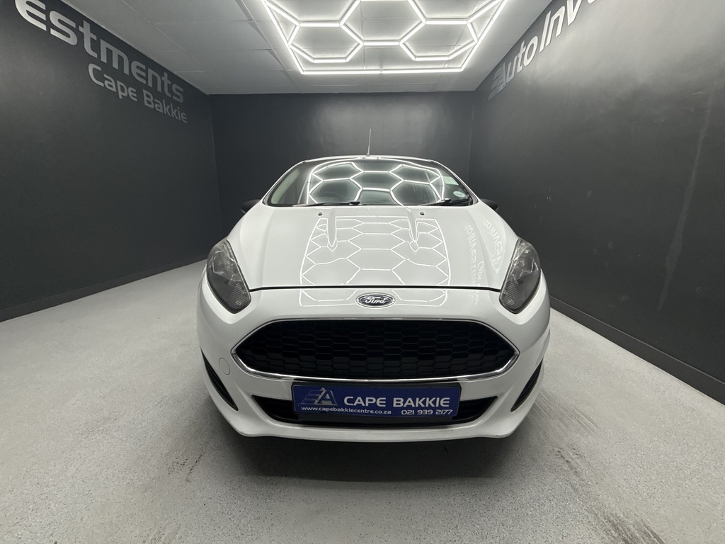 FORD FIESTA FIESTA 1.4 AMBIENTE 5 Dr - 7
