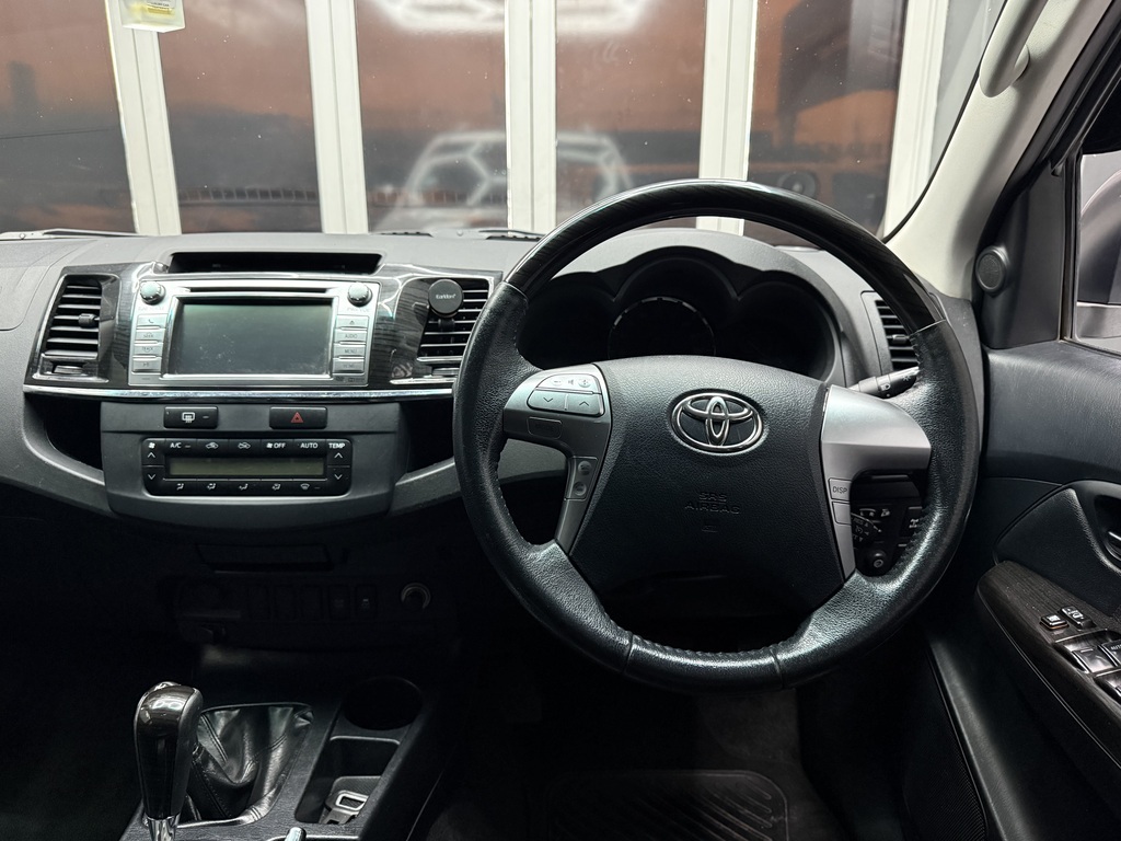 TOYOTA FORTUNER FORTUNER 3.0D-4D 4X4 A/T - 12
