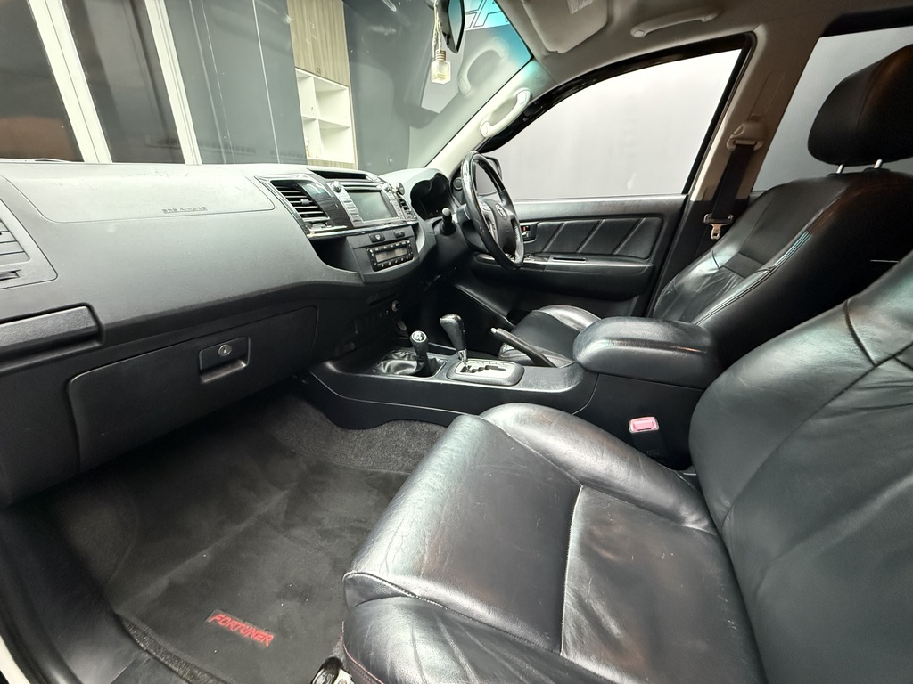 TOYOTA FORTUNER FORTUNER 3.0D-4D 4X4 A/T - 9