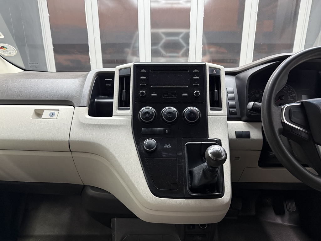 TOYOTA QUANTUM QUANTUM 2.8 GL 11 SEAT - 13