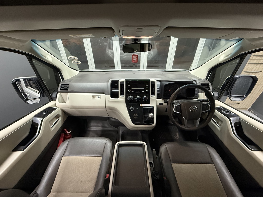 TOYOTA QUANTUM QUANTUM 2.8 GL 11 SEAT - 13