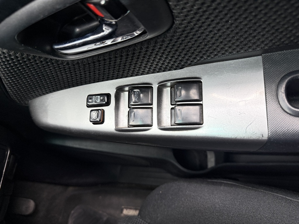 TOYOTA FORTUNER FORTUNER 2.5D-4D RB - 12