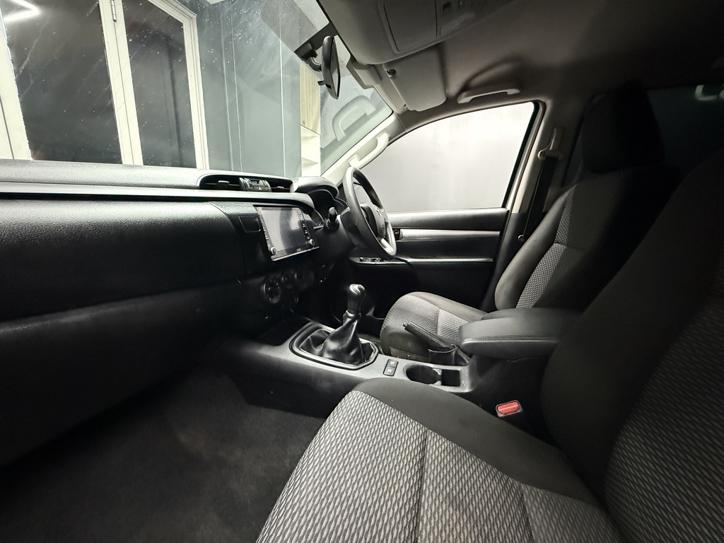 TOYOTA HILUX HILUX 2.4 GD-6 RB SRX P/U D/C - 9