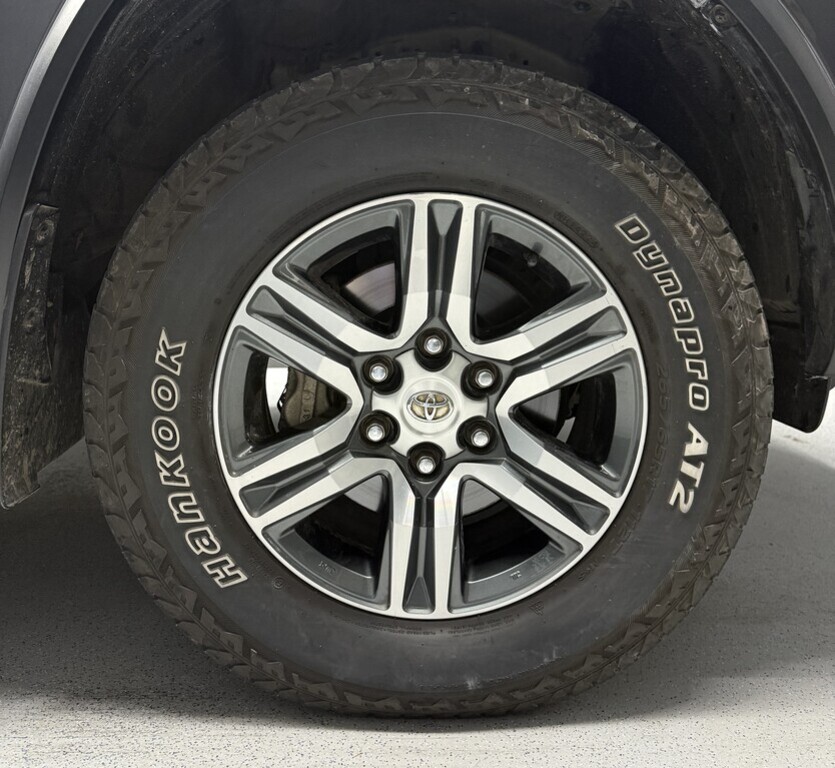 TOYOTA FORTUNER FORTUNER 2.4GD-6 R/B A/T - 17