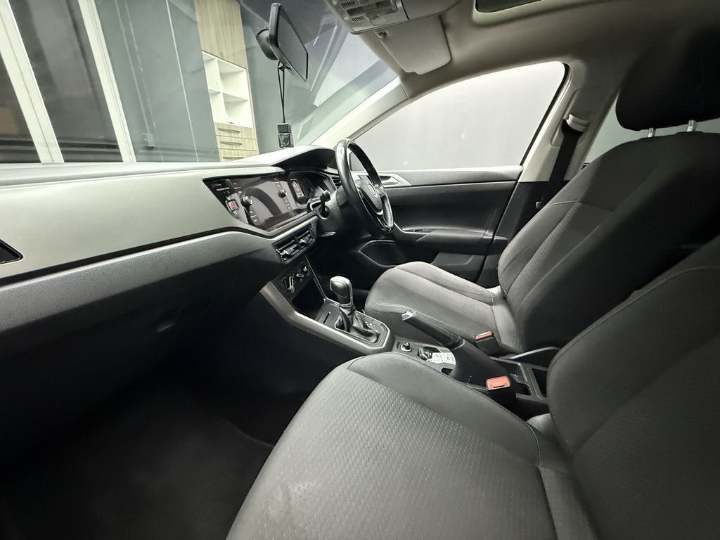 VOLKSWAGEN POLO POLO 1.0 TSI COMFORTLINE DSG - 9