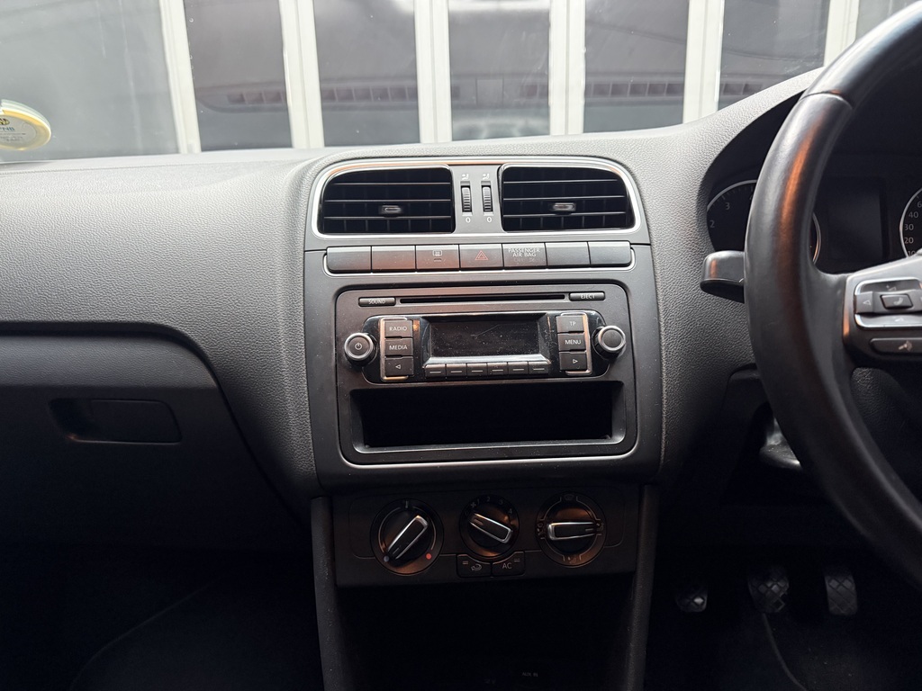 VOLKSWAGEN POLO POLO 1.4 COMFORTLINE 5DR - 14