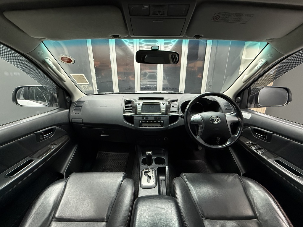 TOYOTA FORTUNER FORTUNER 3.0D-4D R/B A/T - 12