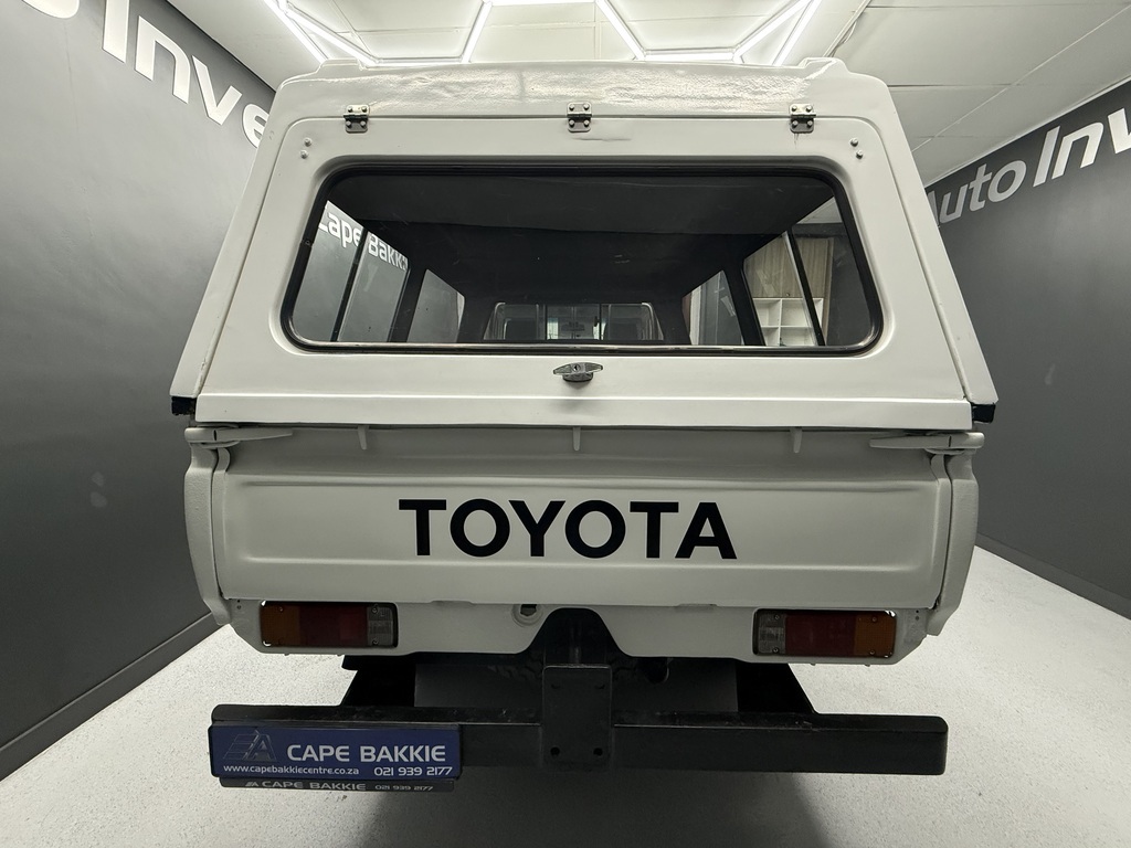 TOYOTA LAND CRUISER LAND CRUISER 4.5 PETROL P/U S/C - 4