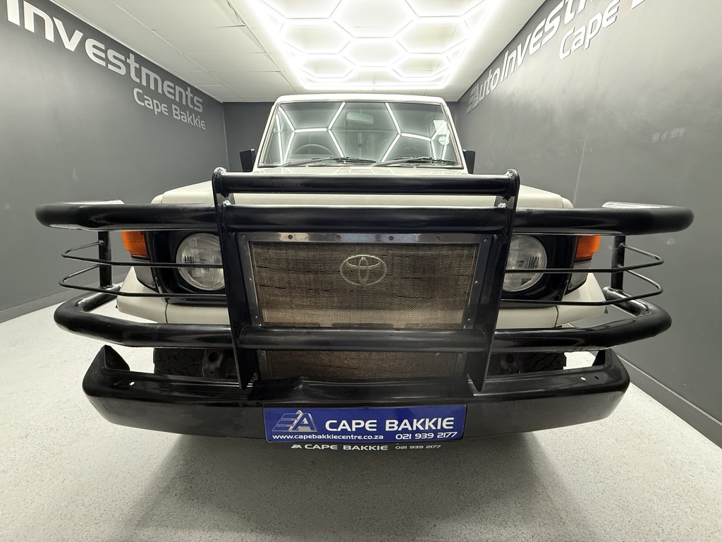 TOYOTA LAND CRUISER LAND CRUISER 4.5 PETROL P/U S/C - 7