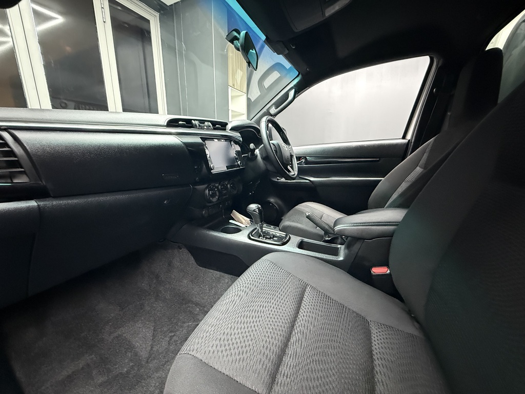 TOYOTA HILUX HILUX 2.8 GD-6 RB RAIDER A/T P/U S/C - 9