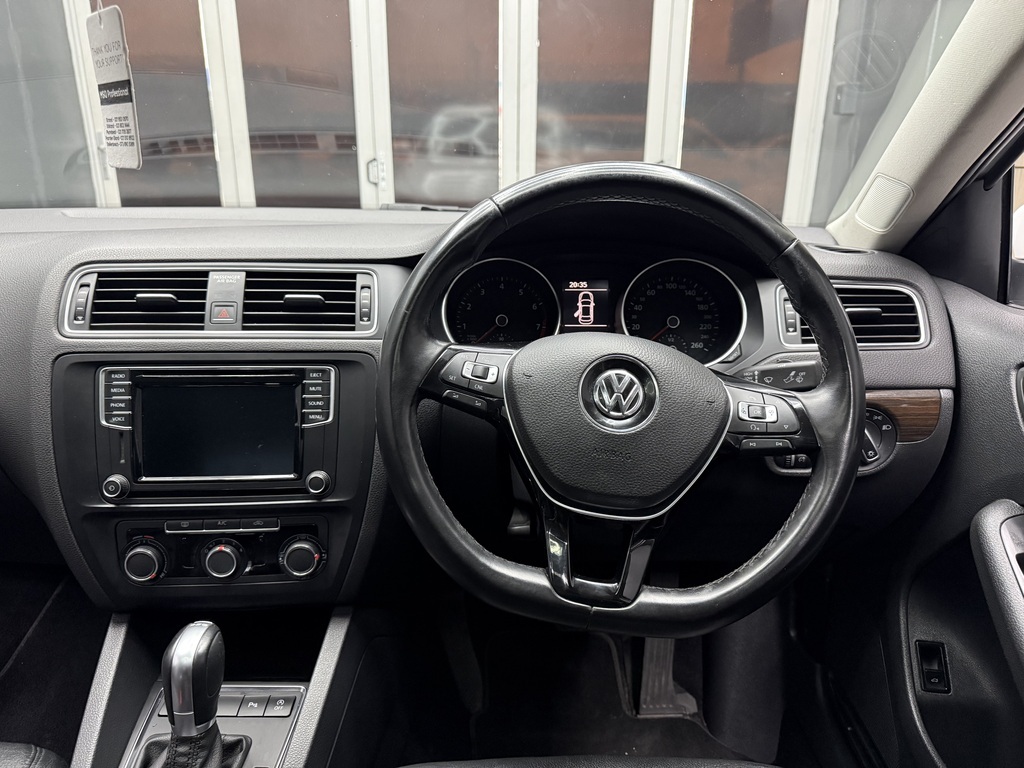 VOLKSWAGEN JETTA VI JETTA VI 1.4 TSi COMFORTLINE DSG - 13