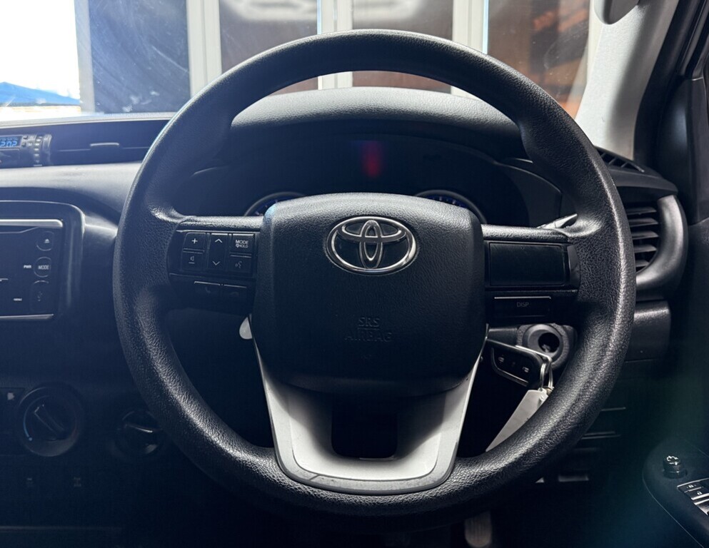 TOYOTA HILUX HILUX 2.4 GD-6 SR 4X4 P/U D/C - 10