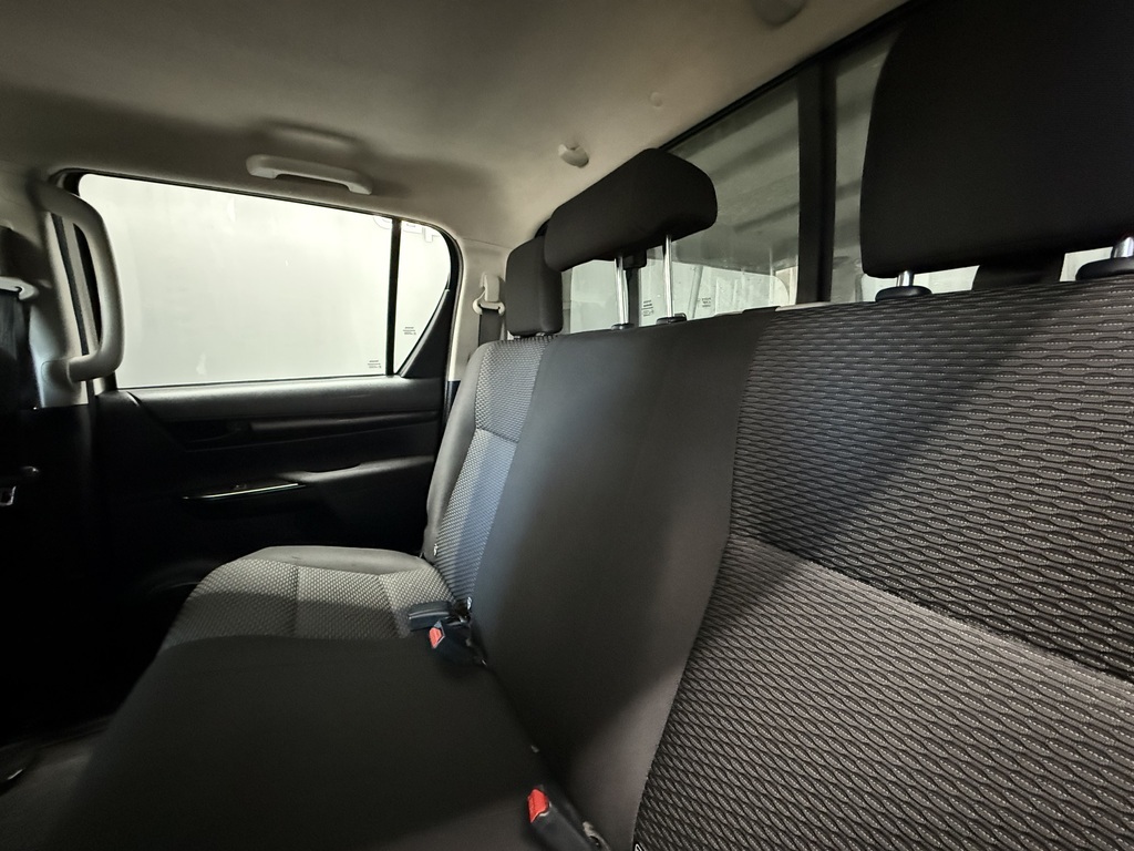TOYOTA HILUX HILUX 2.4 GD-6 SR 4X4 P/U D/C - 9