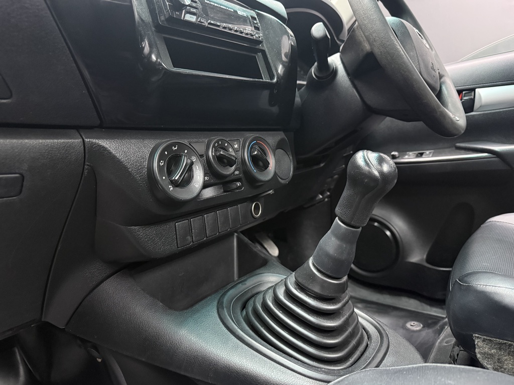 TOYOTA HILUX HILUX 2.4 GD S A/C P/U S/C - 10