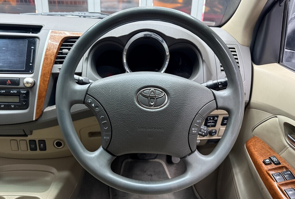 TOYOTA FORTUNER FORTUNER 3.0D-4D R/B A/T - 16