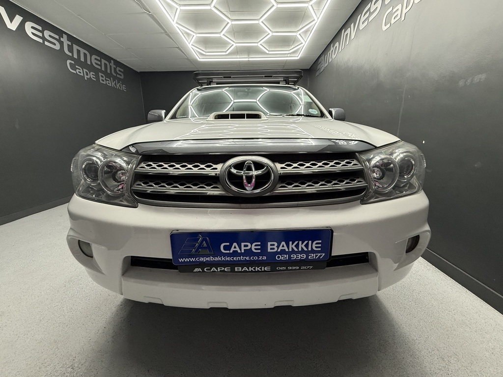 TOYOTA FORTUNER FORTUNER 3.0D-4D R/B A/T - 7