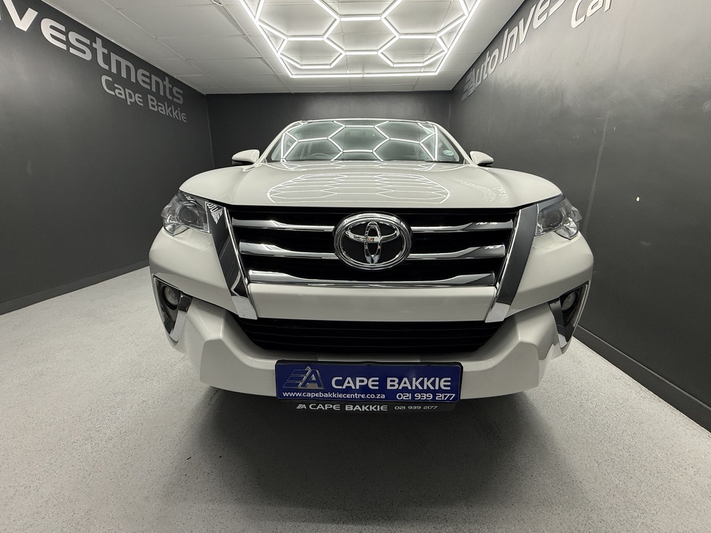 TOYOTA FORTUNER FORTUNER 2.4GD-6 R/B A/T - 7