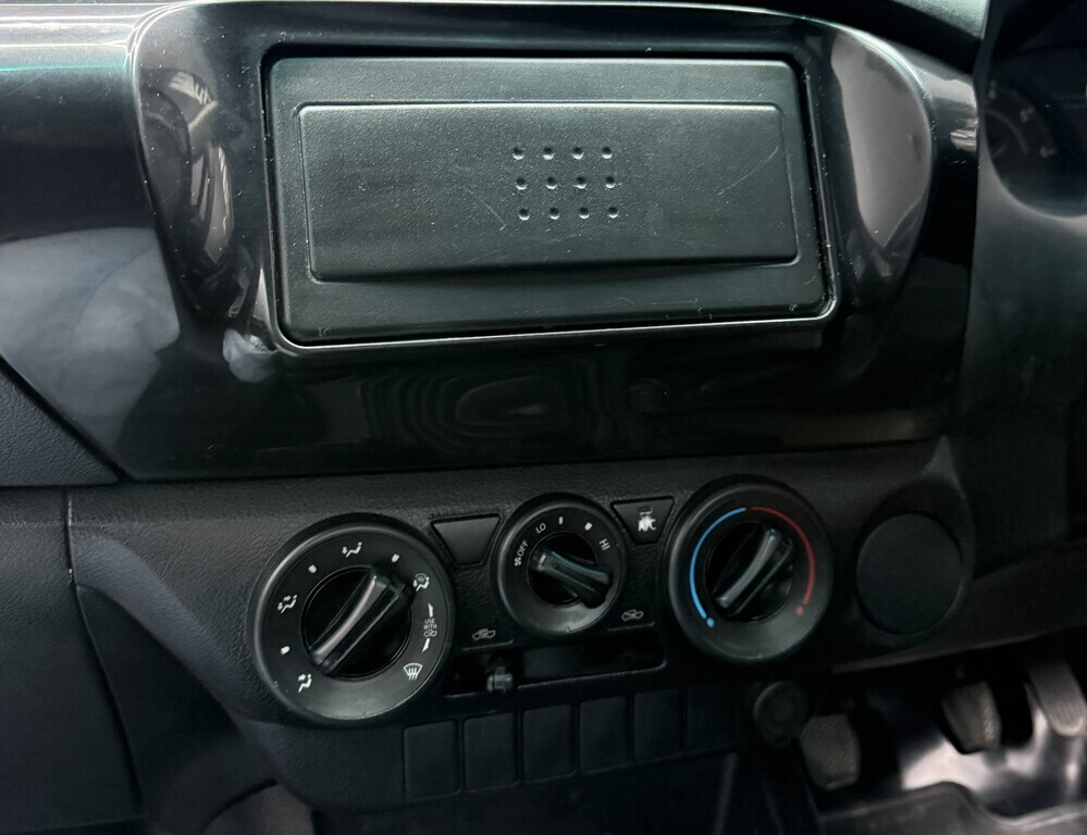 TOYOTA HILUX HILUX 2.4 GD S A/C P/U S/C - 10