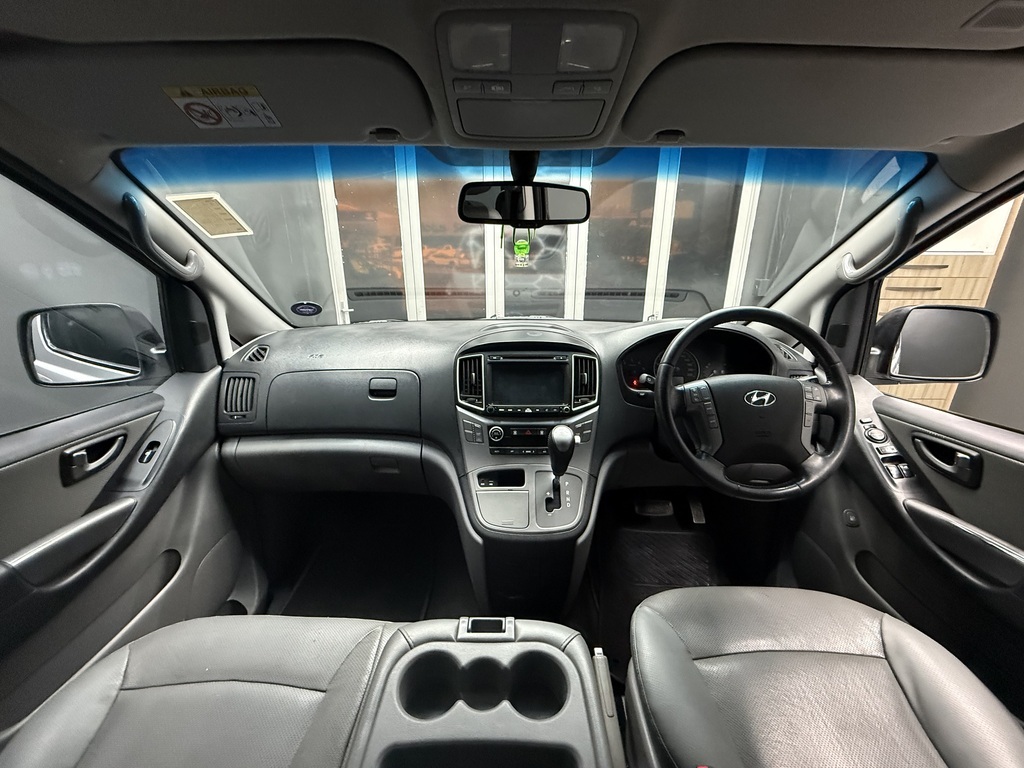 HYUNDAI H-1 H-1 2.5 CRDI A/T/ 2.5 ELITE A/T - 10