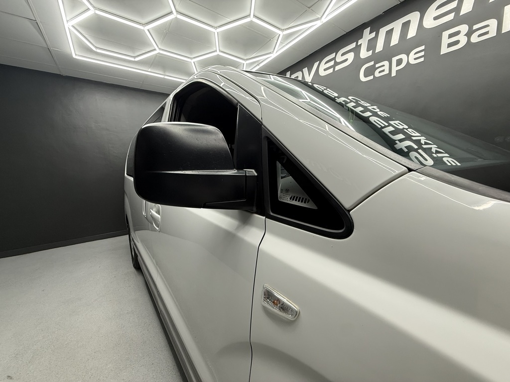 HYUNDAI H-1 H-1 2.5 CRDI A/T/ 2.5 ELITE A/T - 15