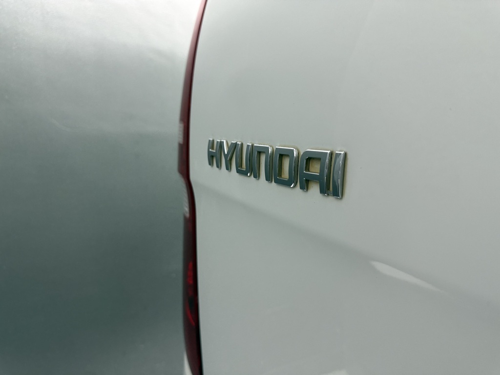 HYUNDAI H-1 H-1 2.5 CRDI A/T/ 2.5 ELITE A/T - 17
