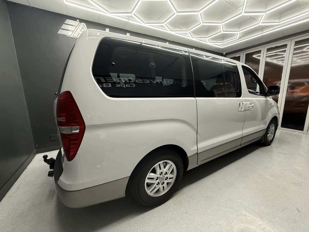 HYUNDAI H-1 H-1 2.5 CRDI A/T/ 2.5 ELITE A/T - 3