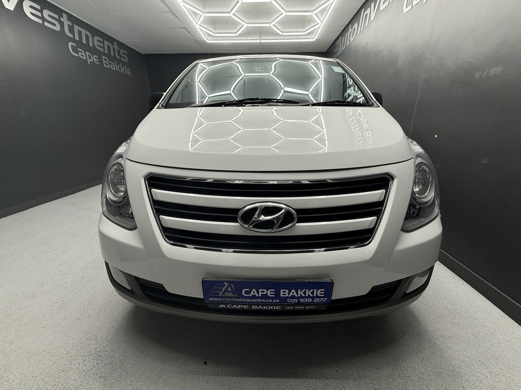 HYUNDAI H-1 H-1 2.5 CRDI A/T/ 2.5 ELITE A/T - 5