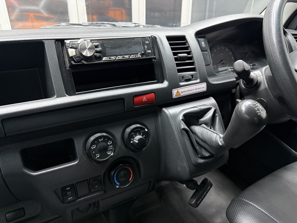 TOYOTA QUANTUM QUANTUM/HIACE 2.5 D-4D SESFIKILE 16s - 17