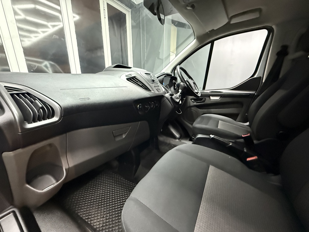 FORD TOURNEO TOURNEO CUSTOM 2.2TDCi  AMBIENTE LWB - 9