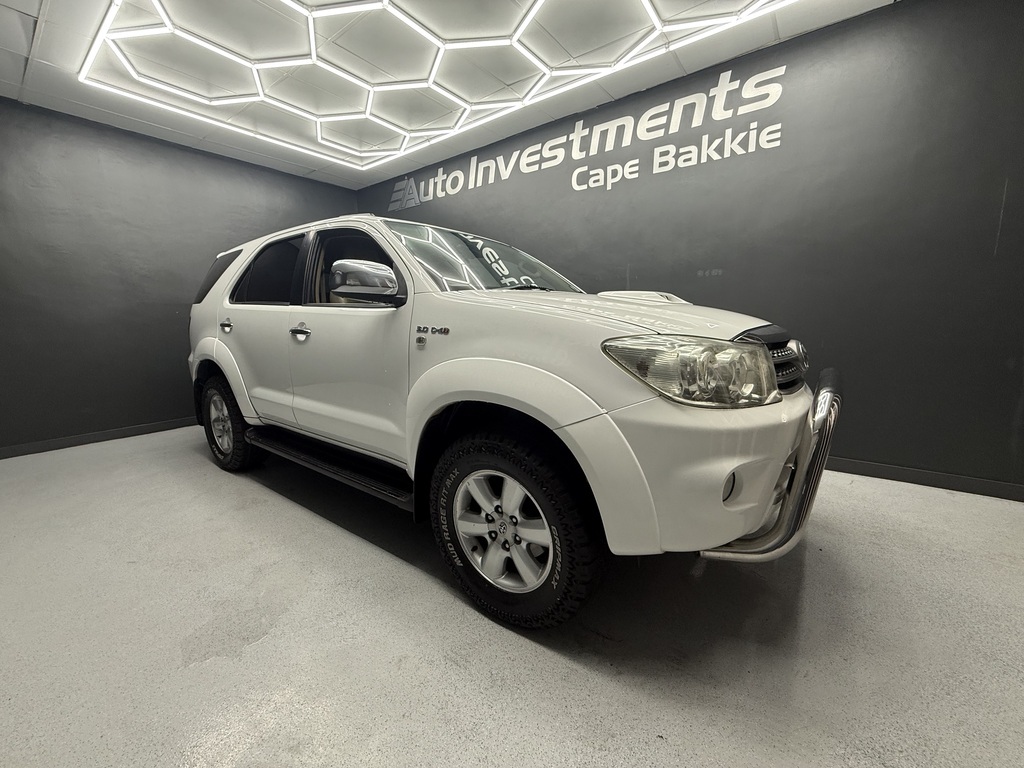 TOYOTA FORTUNER FORTUNER 3.0D-4D R/B 4X4 - 8
