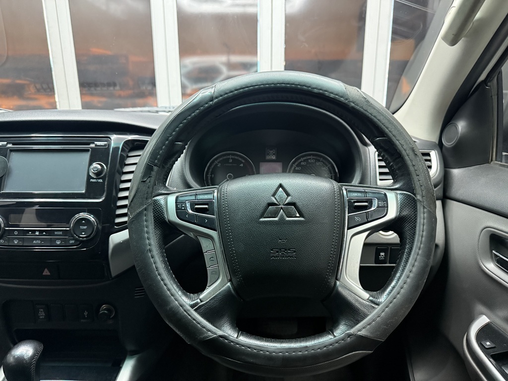 MITSUBISHI TRITON TRITON 2.4 Di-DC 4X4 A/T P/U D/C - 12