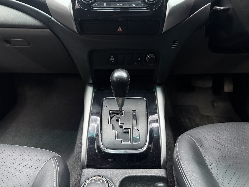 MITSUBISHI TRITON TRITON 2.4 Di-DC 4X4 A/T P/U D/C - 14