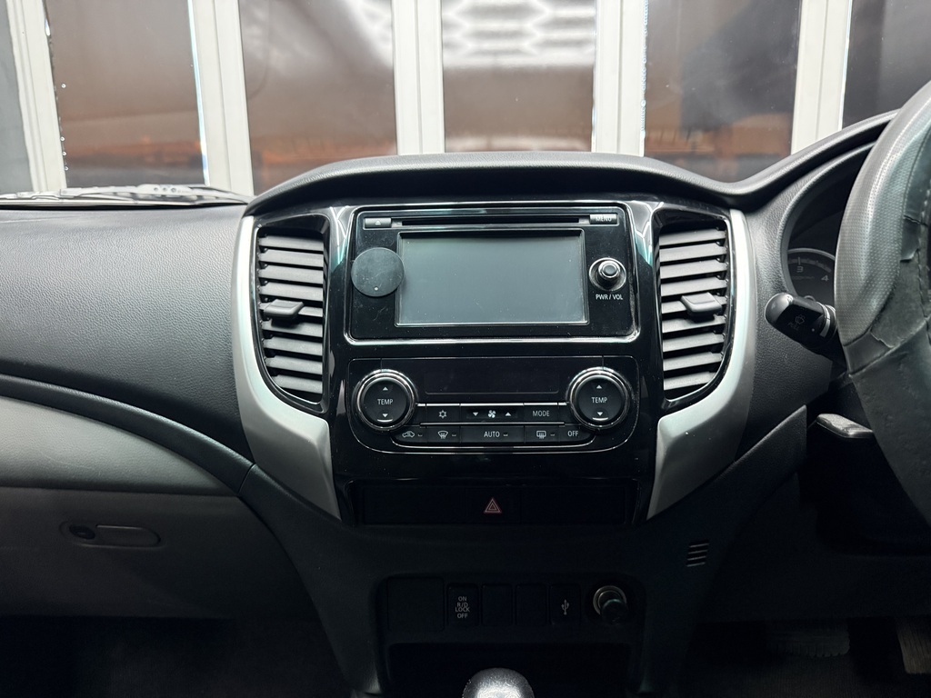 MITSUBISHI TRITON TRITON 2.4 Di-DC 4X4 A/T P/U D/C - 15