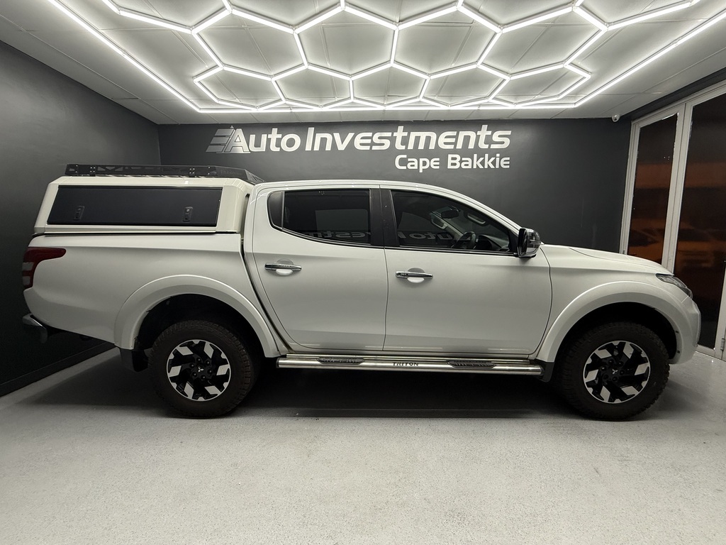 MITSUBISHI TRITON TRITON 2.4 Di-DC 4X4 A/T P/U D/C - 2