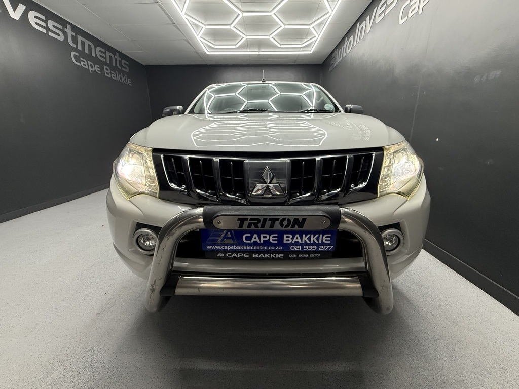 MITSUBISHI TRITON TRITON 2.4 Di-DC 4X4 A/T P/U D/C - 9