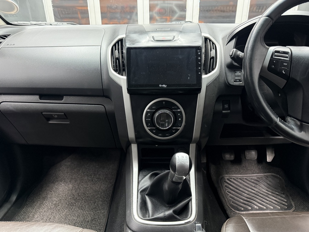 ISUZU KB KB300D-TEQ LX 4X4 P/U D/C - 14