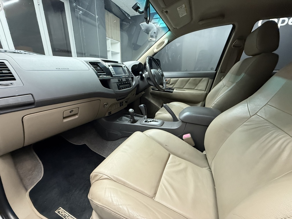 TOYOTA FORTUNER FORTUNER 3.0D-4D 4X4 A/T - 10