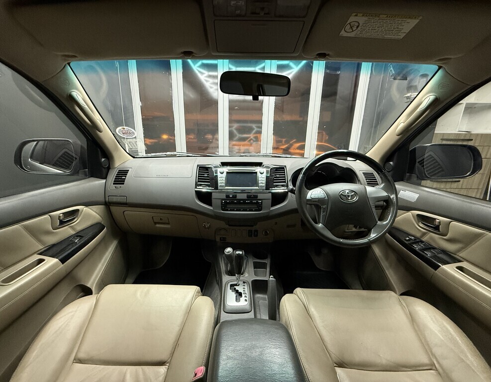 TOYOTA FORTUNER FORTUNER 3.0D-4D 4X4 A/T - 12