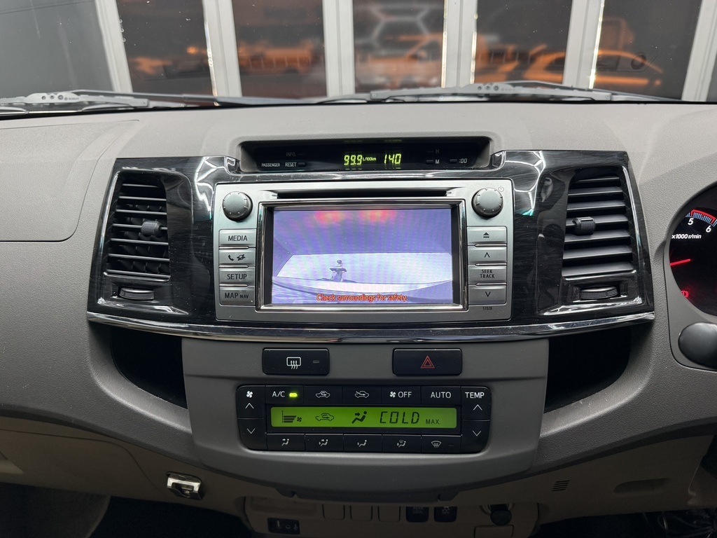 TOYOTA FORTUNER FORTUNER 3.0D-4D 4X4 A/T - 15