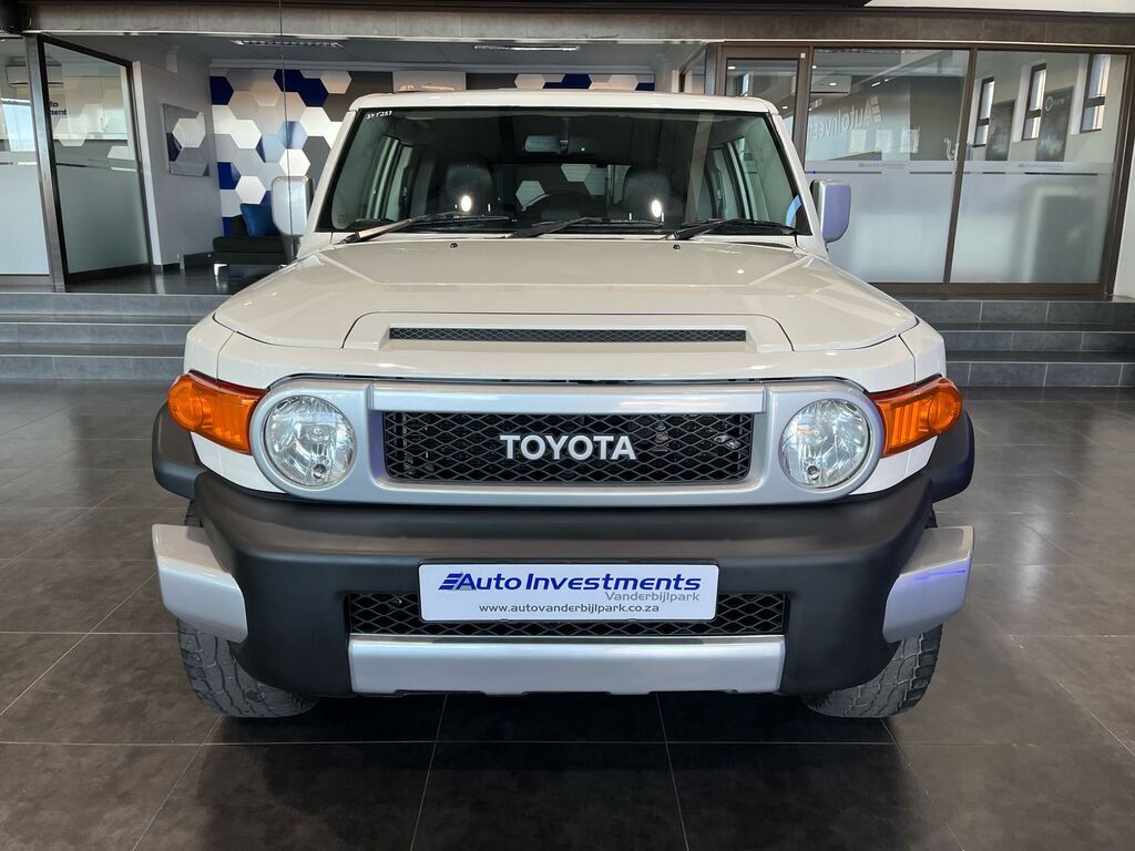 TOYOTA LANDCRUISER L/CRUISER FJ 4.0 V6 CRUISER