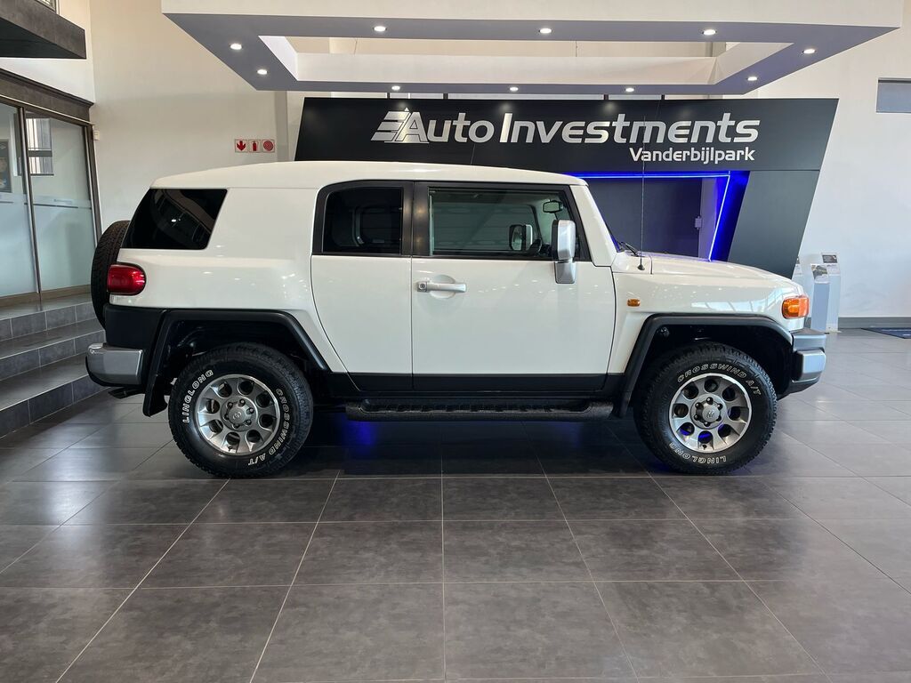 TOYOTA LANDCRUISER L/CRUISER FJ 4.0 V6 CRUISER