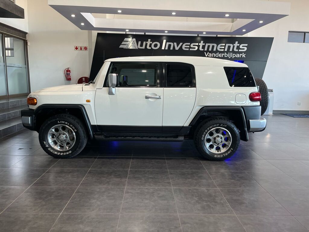 TOYOTA LANDCRUISER L/CRUISER FJ 4.0 V6 CRUISER